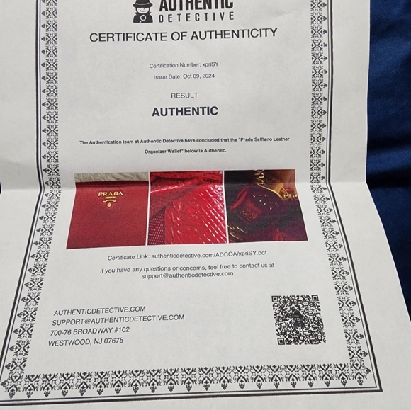 Prada organizer wallet comes with COA - Picture 8 of 12